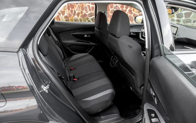 Peugeot 3008 cena 56900 przebieg: 209000, rok produkcji 2018 z Zbąszyń małe 529